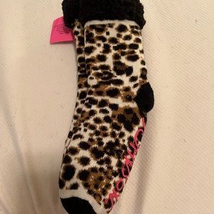 Thick cheetah Betsy Johnson socks